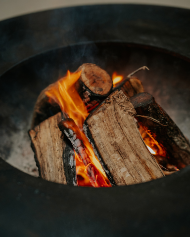 Ofyr encendida | Catering en Valencia Ofyr encendida con fuego vivo, preparada para asar alimentos